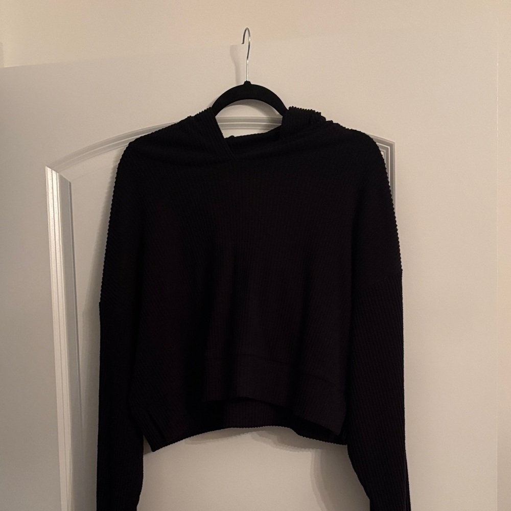 Alo Black Women's Muse Pullover with Hoodie. Size M